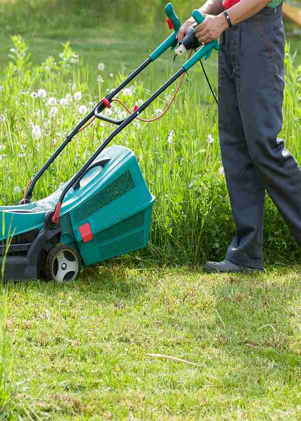 Entretien d’espaces verts dans la Nièvre